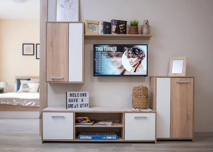 Cozy Next To Aliosha - Boho In The Heart Of