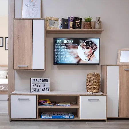 Cozy Next To Aliosha - Boho In The Heart Of